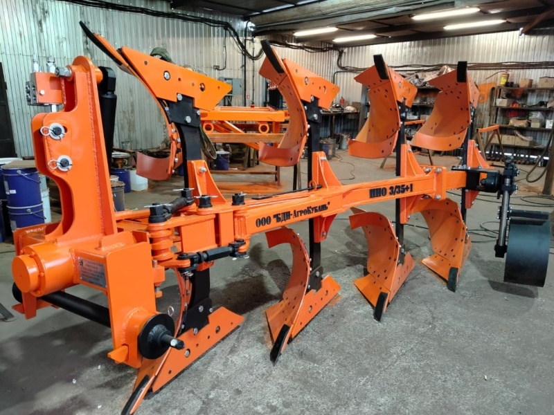 Плуг навесной оборотный 3/35+1 купить в Брянске – «БДН-АгроКубань»