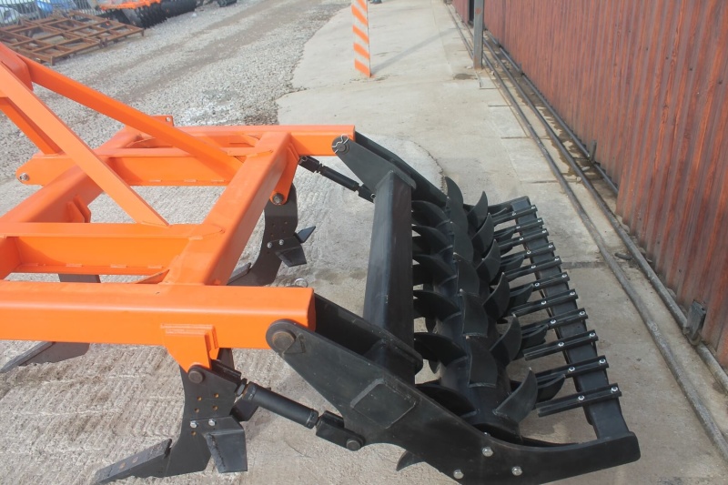 Плуг чизельный ПЧН-1,6 с зубчатым катком купить в Брянске – «БДН-АгроКубань», 9