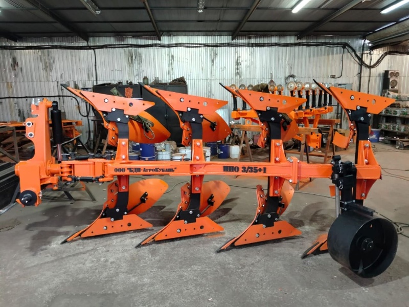 Плуг навесной оборотный 3/35+1 купить в Брянске – «БДН-АгроКубань», 2