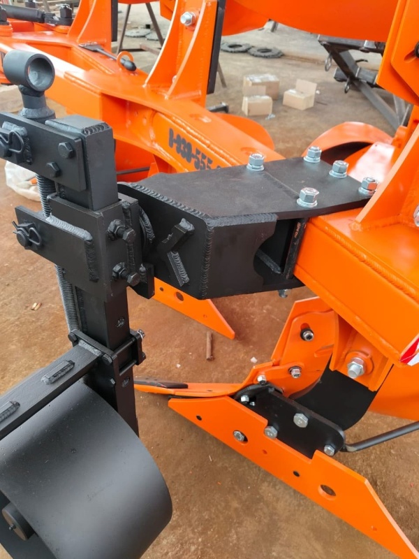 Плуг навесной оборотный 3/35 купить в Брянске – «БДН-АгроКубань», 5