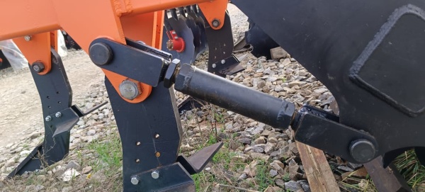 Плуг чизельный ПЧН 1,6 с планчатым катком купить в Брянске – «БДН-АгроКубань», 3