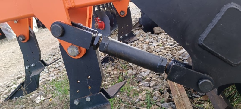 Плуг чизельный ПЧН 1,6 с планчатым катком купить в Брянске – «БДН-АгроКубань», 3