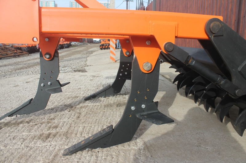 Плуг чизельный ПЧН-1,6 с зубчатым катком купить в Брянске – «БДН-АгроКубань», 11