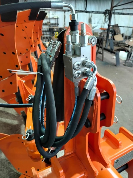 Плуг навесной оборотный 3/35+1 купить в Брянске – «БДН-АгроКубань», 3