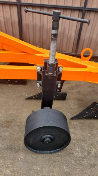 Плуг отвальный ПЛН 3-35 (3 корпуса) купить в Брянске – «БДН-АгроКубань», 4